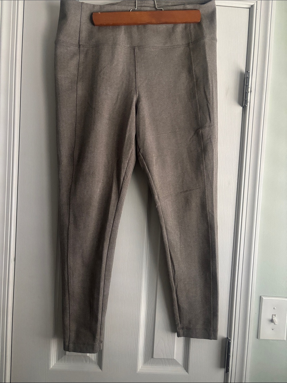 Athleta woman’s legging in gray